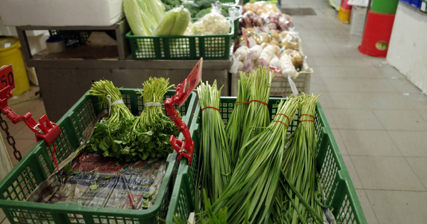 菜販廖炯程指出，傳統市場有2種常見的銷售模式，分別是「秤斤論兩」和「論顆論把」。（示意圖／翻攝自photoAC）