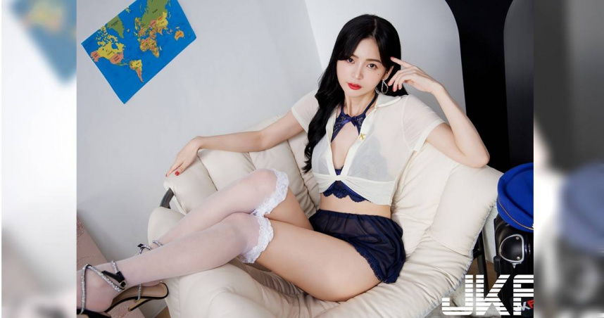 辣模辰辰，應邀登上JKF九月號雜誌擔任封面人物。她。（圖／JKF提供）