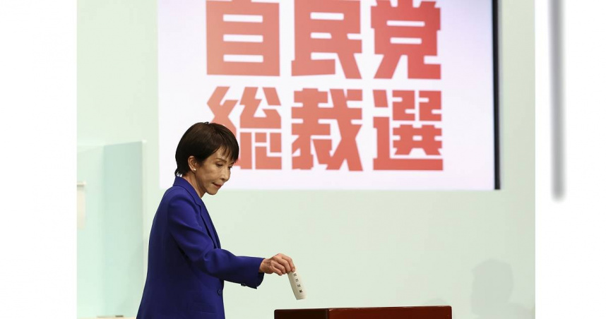 高市早苗當選自民黨黨魁，有望成為日本首任女性首相，日本市場的初步反應是「股漲、匯貶」。（圖／新華社）