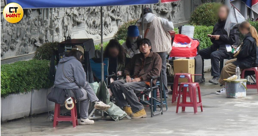 入戲耍痞1／傅孟柏神明眼皮下「順手牽羊」！雨中激戰冒出分身