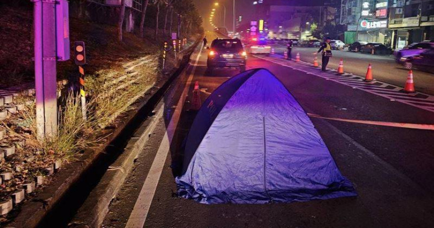 高雄50歲男橫跨交流道「突倒地」　慘遭3車連輾亡、1駕駛涉肇逃