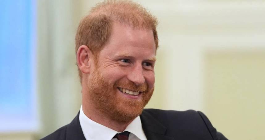 英國哈利王子近日接受《GQ》雜誌專訪，坦言希望修復與父親查爾斯三世及哥哥威廉王子之間的緊張關係。（圖／達志／美聯社）