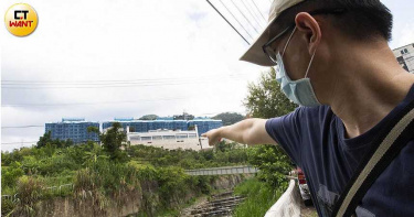 建商百億建案搭違法管線橋 居民憂納莉颱風淹水慘況重演