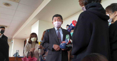 外製疫苗預定33萬醫護先打但總統呢?陳時中遲疑:得先問國安單位
