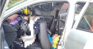 南橫左鎮一轎車突撞對面路肩 2人命危1重傷