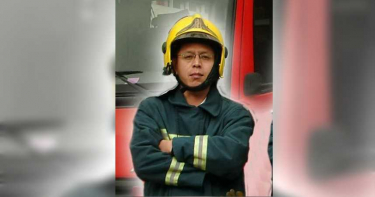 影片曝光!高市消防車遭撞翻覆小隊長馮永昌殉職 同仁難捨