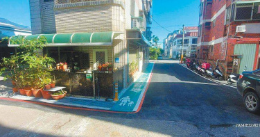 花蓮縣吉安鄉公所在中央與縣政府支持下，斥資620萬餘元向地主購入吉祥六街1段長約8米的土地並打通，提供社區居民便利與安全的通行道路。（圖／花蓮縣吉安鄉公所提供／中國時報羅亦晽花蓮傳真）