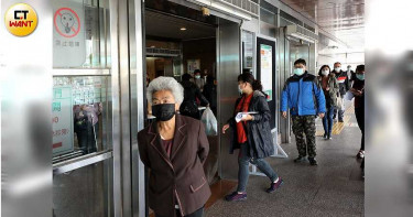 國外新冠肺炎疫情升溫 外交部加發口罩到駐外館處