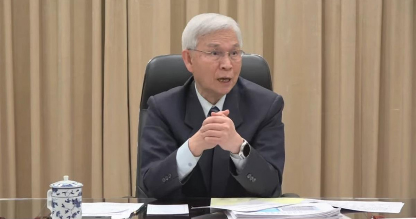 央行大發慈悲！不升息、沒第8波 下修經濟成長至3.05%。（封面圖／翻攝央行YT）