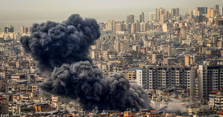 哈瑪斯官員26日表示，他們尋求達成一項協議，以結束這場戰爭，包括「一次性」釋放所有剩餘人質，以及為期5年的停火。（圖／達志／美聯社）