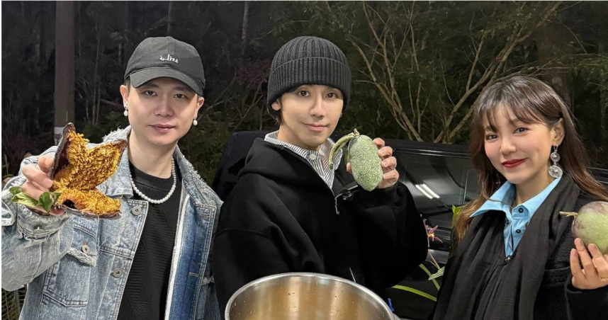 丁噹、鼓鼓與蕭秉治造訪玉里的愛玉園。（圖／相信音樂提供）