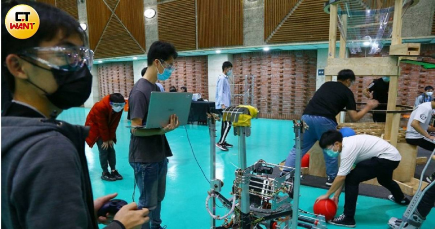 AI時代世界變局經緯萬端，台灣也加入科技戰場。（示意圖／黃鵬杰攝）