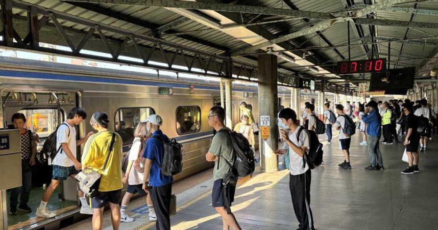 台鐵6月23日起調漲票價，同步恢復多數車站停售多年的月台票，一張22元可停留1小時內。示意圖。（圖／台鐵公司提供）