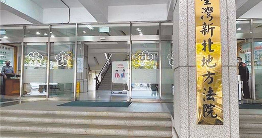 家產爭執變血案弟持藍波刀早餐店連砍胞兄9刀。（圖／翻攝畫面）