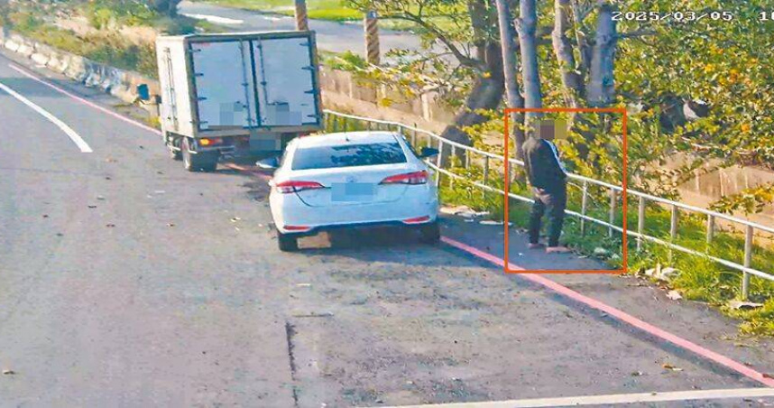 嘉義縣環保局透過科技執法，24小時錄影蒐證民眾違反《廢棄物清理法》的行為。從去年3月到今年7月共開出4026件罰單，其中隨地大小便比例高達61％。（圖／嘉義縣政府提供／中國時報呂妍庭嘉義傳真）