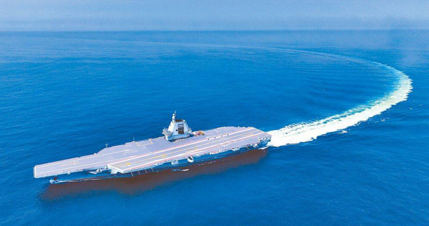 中共第三艘航空母艦福建艦首航試驗。（圖／新華社）
