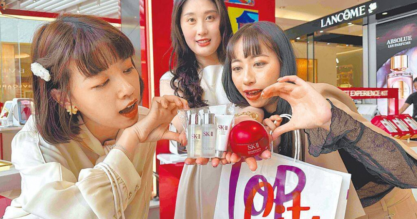 遠東百貨周年慶第一棒由台中大遠百開啟，力拚全檔達到42億元業績。（圖／遠東百貨提供╱中國時報洪凱音台北傳真）