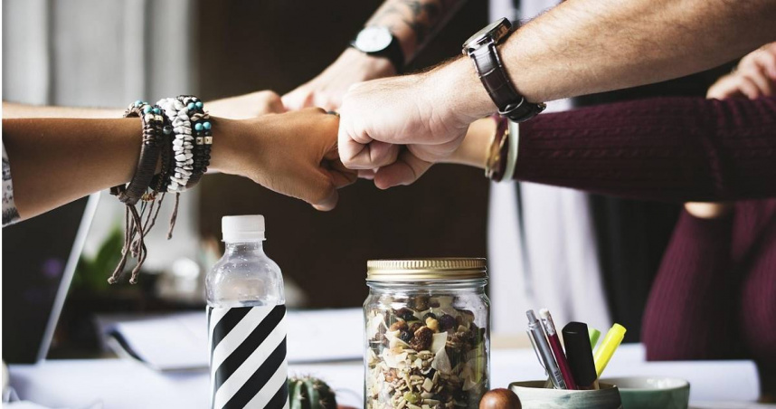 紫微斗數老師姚本軍指出，「寒露」過後象徵秩序、協助、計畫性的吉星「左輔星」開始發揮影響力，尤其在4種生肖的朋友身上特別明顯。（示意圖／翻攝pixabay）