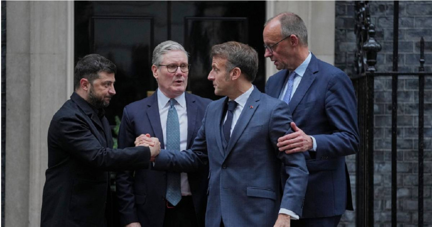 圖由左至右為烏克蘭總統澤倫斯基、英國首相施凱爾、法國總統馬克宏，以及德國總理梅爾茨。（圖／達志／美聯社）