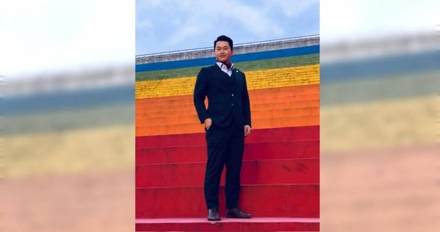 前立委陳柏惟宣布申請加入民進黨，強調將從「單打獨鬥」轉向團隊作戰，以更有系統的方式推動理念與公共事務。（圖／陳柏惟臉書）