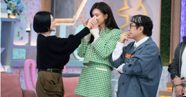 小S（左起）、林志玲、蔡康永同台。（圖／東森提供）