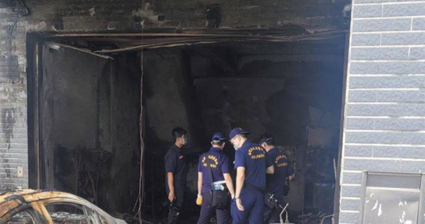 南投市彰南路一處透天厝14日清晨發生火警，造成夫妻雙亡，22歲兒子跳樓逃生重傷。（圖／翻攝畫面）