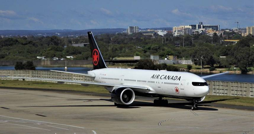 加拿大航空一架班機飛行途中機長突發醫療狀況，由副機長獨自操控飛機，成功降落波士頓。（示意圖／翻攝自Pixabay）