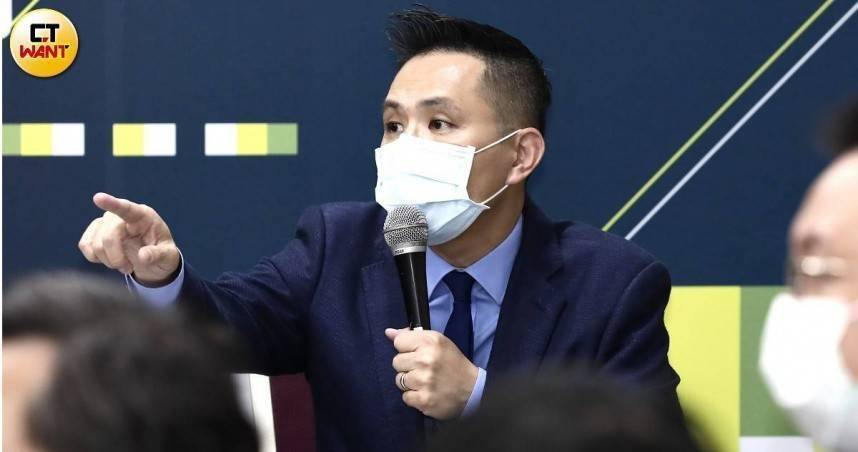 國民黨文傳會主委陳以信表示，二戰期間與美國並肩作戰的是中華民國，並要求賴政府說明對相關歷史的定位。（圖／王永泰攝）