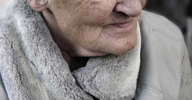 怕見不到最後一面 !她從療養院「擄走97歲母親」 上銬前淚喊網慟