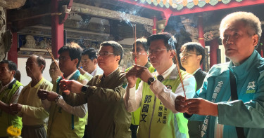 陪同郭國文掃街拜票 卓榮泰:選區改變熱忱不變