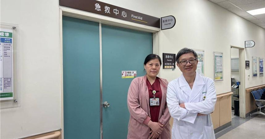 新竹國泰醫院急診醫學科主任林朝順（右）、護理長尤香惠（左）說，病人看到急診室人員的努力，且願意給予鼓勵，是最大的支持。（圖／中國時報王惠慧攝）
