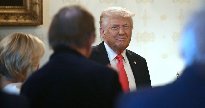 美國總統川普已與日本代表赤澤亮正會談結束。（圖／美聯社／達志）