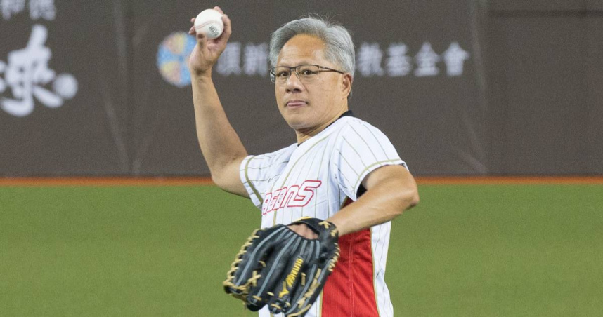 輝達執行長黃仁勳曾在研華的活動擔任開球嘉賓。（圖／黃威彬攝）