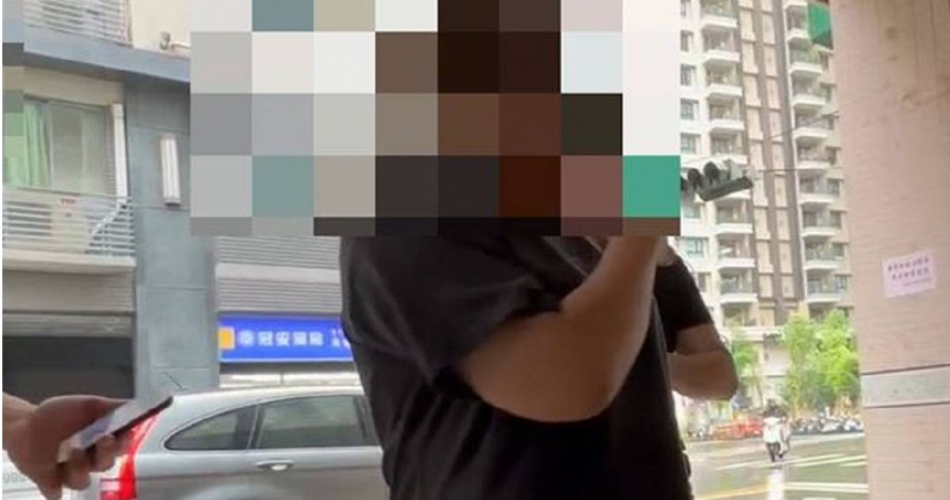 一名受害婦人現身還原遭囚禁的過程。(圖/翻攝畫面)