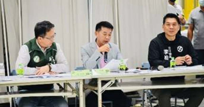 立委許智傑、邱志偉及李柏毅昨（16）日邀請交通部到高雄考察交通建設。（圖／許智傑辦公室提供）