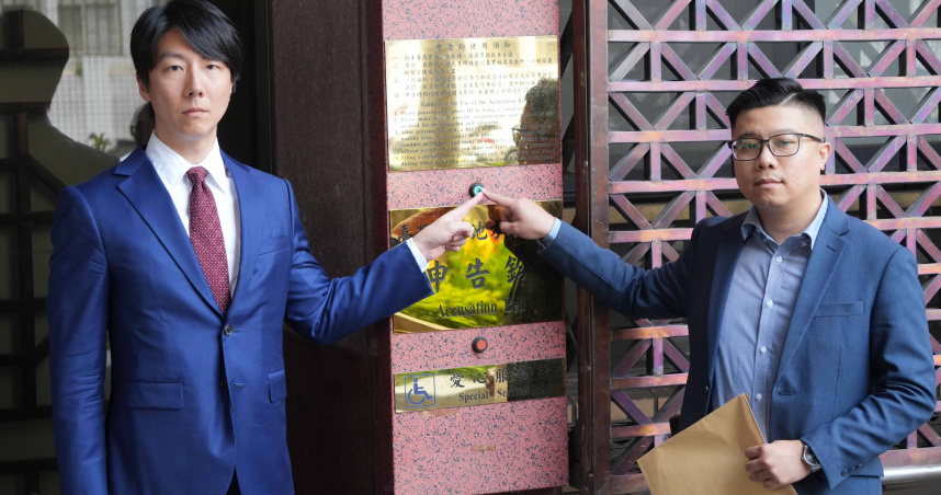 民進黨發言人吳崢今（25）日由房彥輝律師陪同，前往北檢告發黃建賓違反選罷法。（圖／民進黨提供）