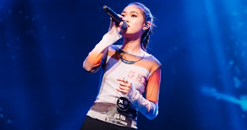 品怡精彩表現讓艾怡良誇「天生適合當歌手」。（圖／踢帕娛樂）