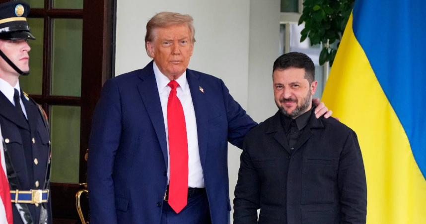 川普（左）保證不會派兵進入烏克蘭。（圖／達志／美聯社）