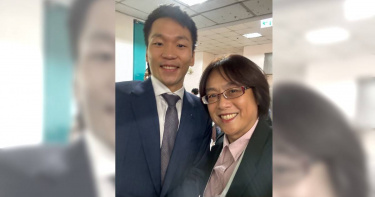 林倩綺（圖右）直言，各單項運動協會目前仍有三大問題待解，期盼運動部長李洋能夠積極推動改革。（圖／林倩綺辦公室提供）