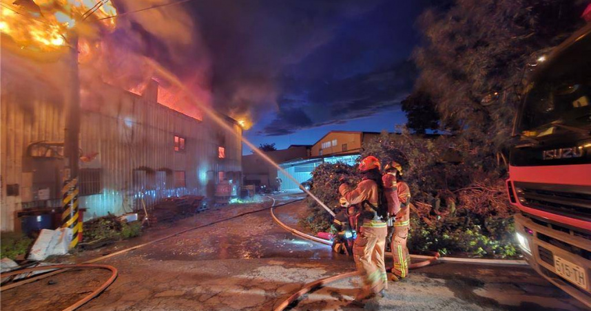 樹林鐵皮工廠大火，葬送3條人命。（圖／報系資料照）