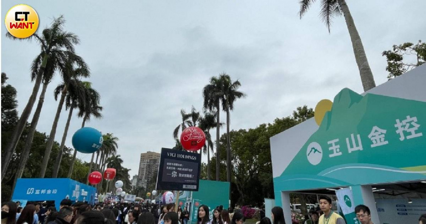 玉山金本周股價累計下跌8.88%，市值單周蒸發485億元。（圖／李蕙璇攝）