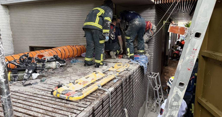 台北市北投區一處溫泉會館發生工安意外，2名工人清洗溫泉蓄水池時疑硫化氫中毒倒臥池中，送醫不治。（圖／翻攝畫面）