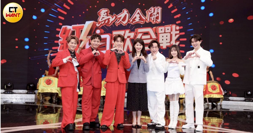 中視馬年除夕特別節目《2026馬力全開紅白歌合戰》 今盛大開錄，中視董事長盧秀芳與節目部副總監江珮嵐親自到場力挺。 （圖／侯世駿攝）