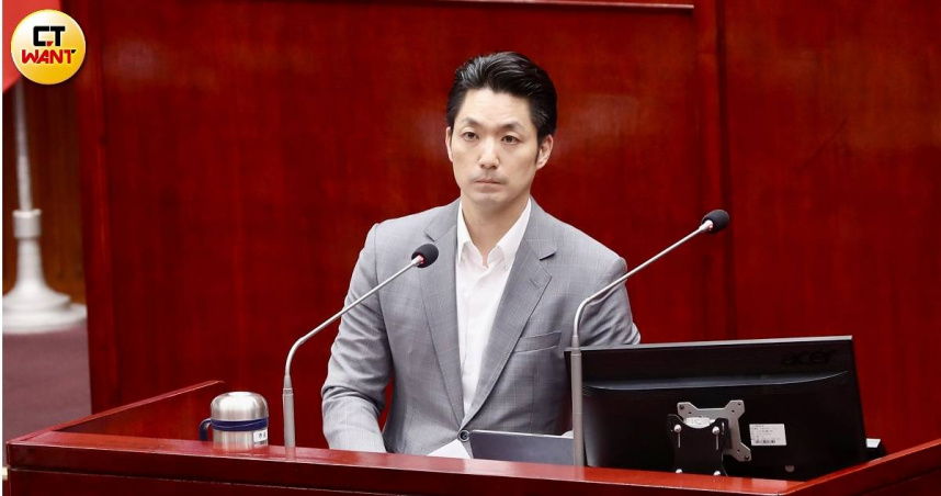 台北市颱風假決策掀起討論。圖為台北市長蔣萬安（圖／方萬民攝）