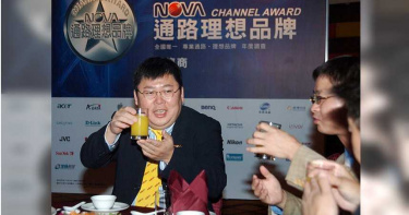 代母討債4/補教世家跨行賣電腦 NOVA打敗光華商場年賺180億