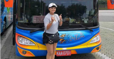 轉戰遊覽車生意賺飽飽 資深藝人自豪比google還準