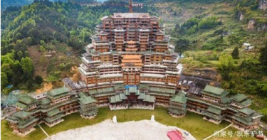 大山深處藏古風「豪宅」 獨特民族風情吸引大批人朝聖
