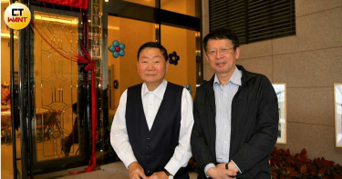 都更案住戶白髮出席入厝 建商老董嘆「人生有多少個10年!?」