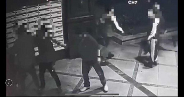 網購名牌包摻A貨 相約談判3人被砍傷