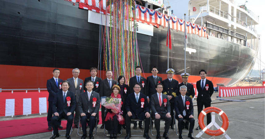 達和航運的全新環保水泥專用船「達循輪」。（圖／台泥提供）